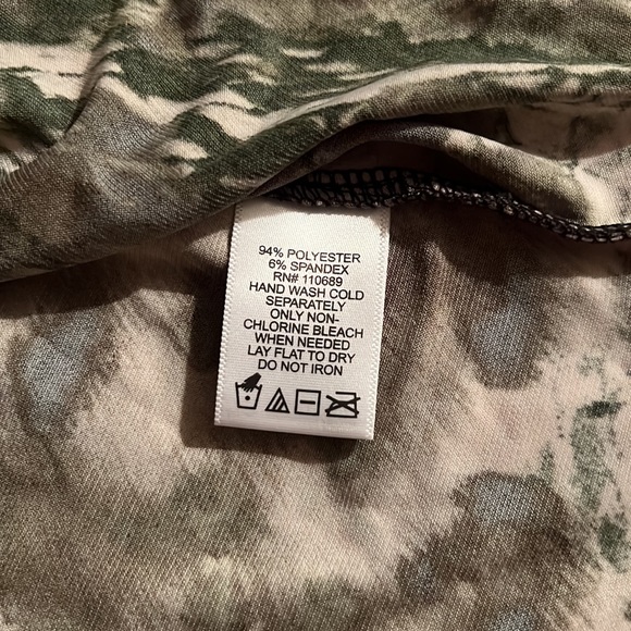 Effortless Style Animal Print Slip-On Dress SZ L - Picture 9 of 10